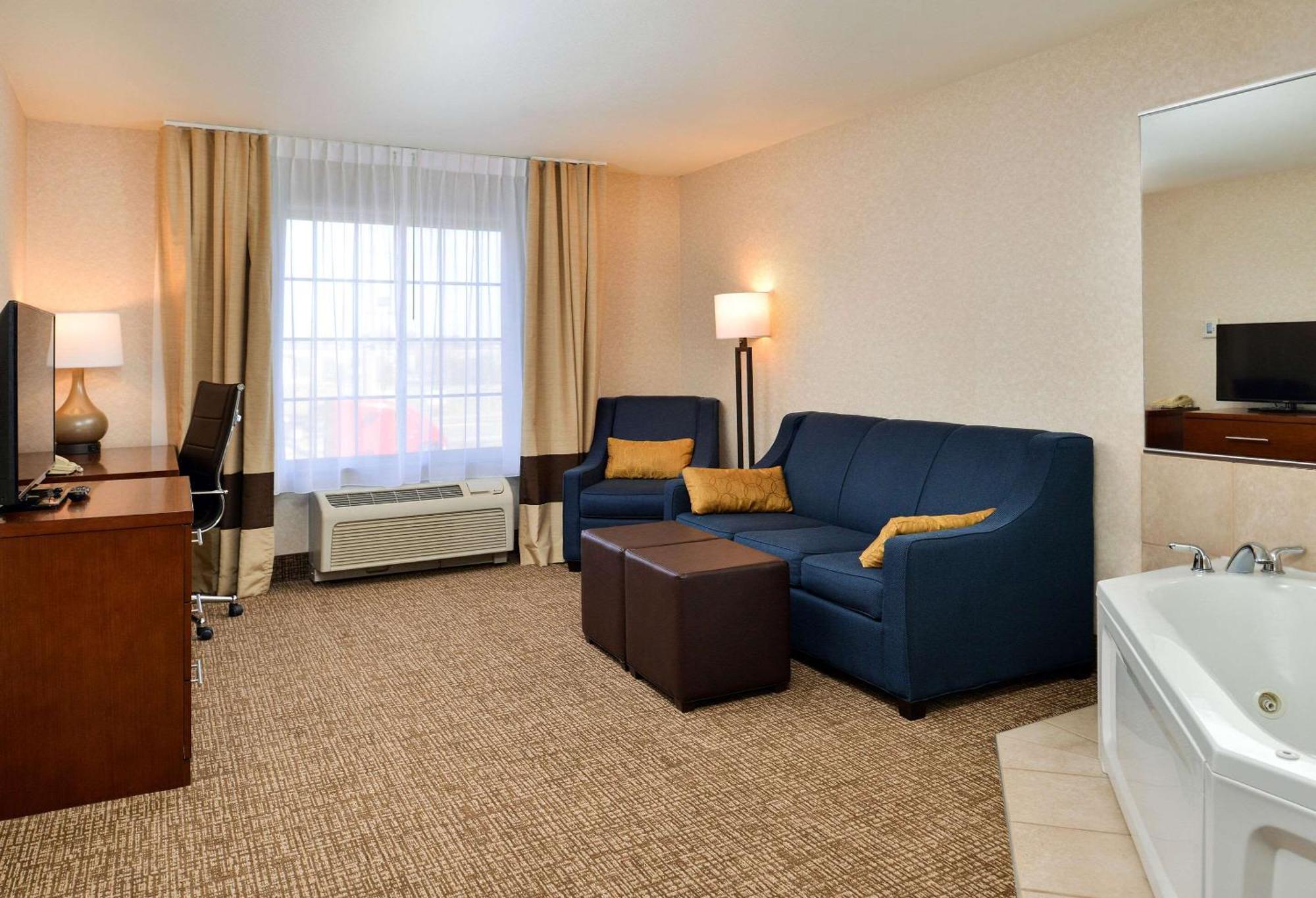 Comfort Inn & Suites Madison North Deforest Экстерьер фото